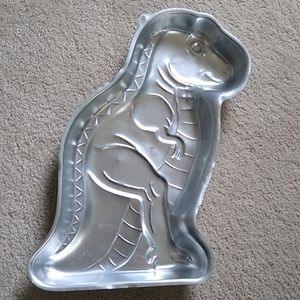 Vintage Wilton Dinosaur Cake Pan. #2105-1280.